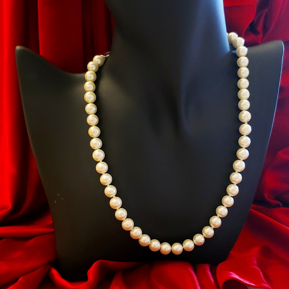 Pearl necklace